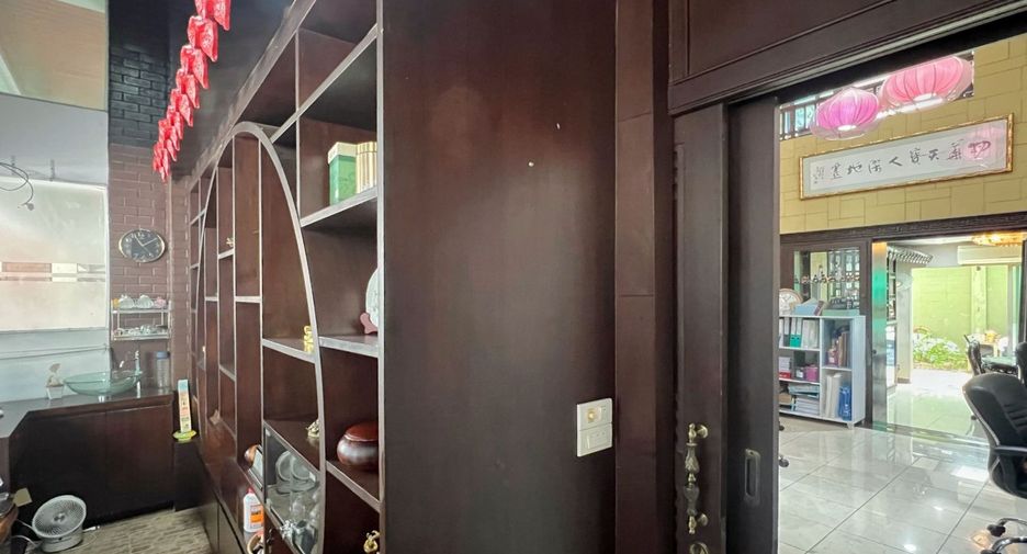 Casa adosada en venta de 5 habitaciones en Yan Nawa, Bangkok