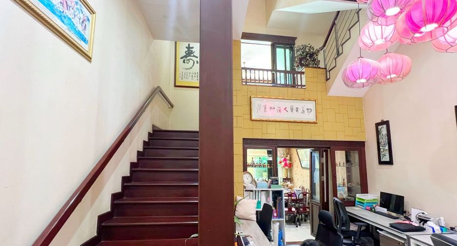 Casa adosada en venta de 5 habitaciones en Yan Nawa, Bangkok