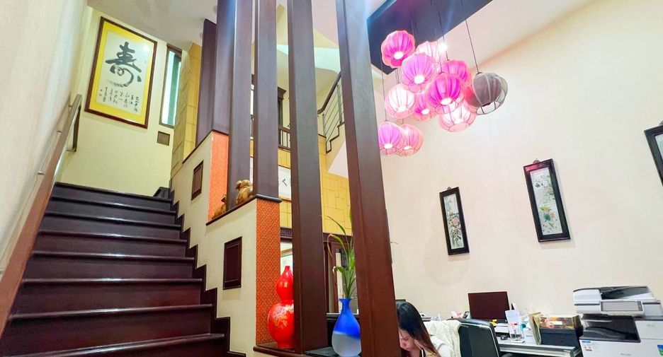 Casa adosada en venta de 5 habitaciones en Yan Nawa, Bangkok