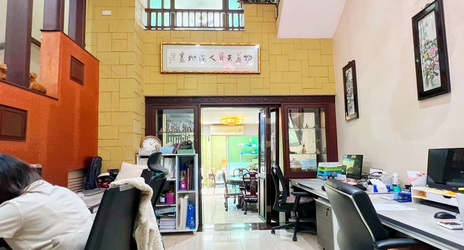 Casa adosada en venta de 5 habitaciones en Yan Nawa, Bangkok