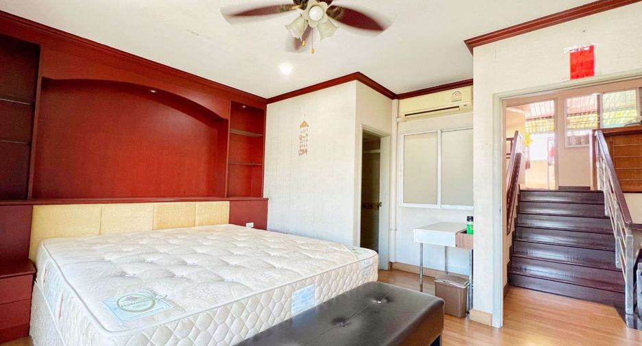 Casa adosada en venta de 5 habitaciones en Yan Nawa, Bangkok