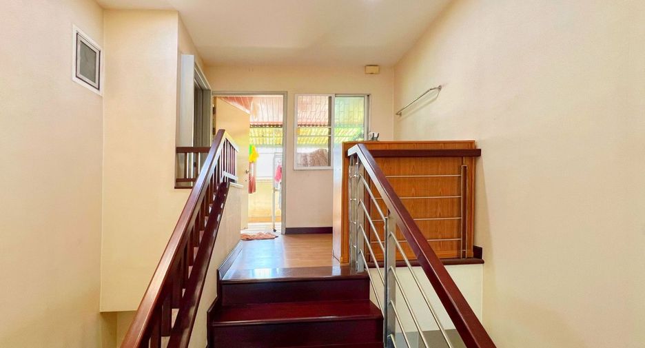 Casa adosada en venta de 5 habitaciones en Yan Nawa, Bangkok