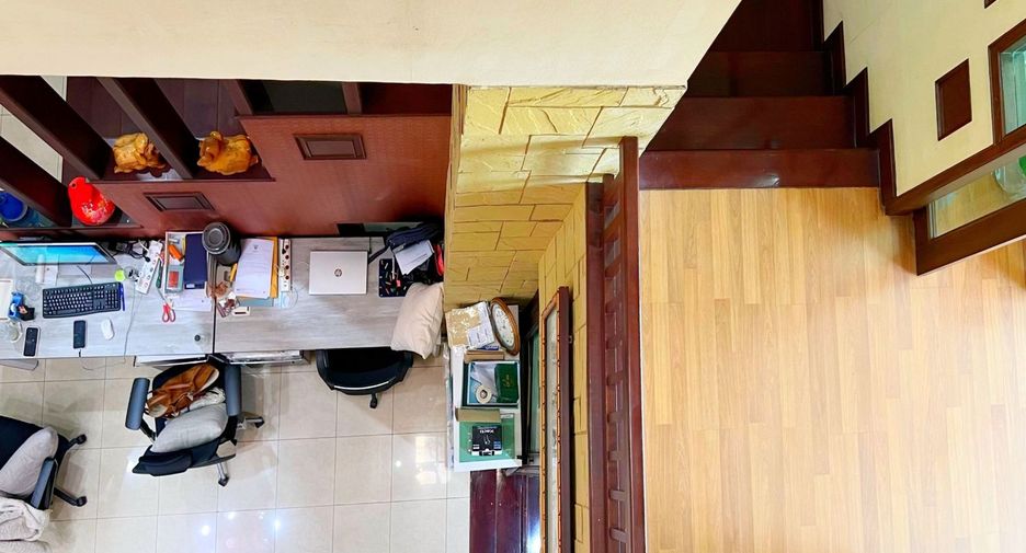 Casa adosada en venta de 5 habitaciones en Yan Nawa, Bangkok