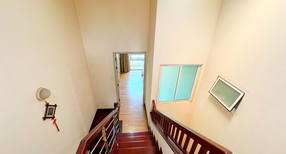 Casa adosada en venta de 5 habitaciones en Yan Nawa, Bangkok
