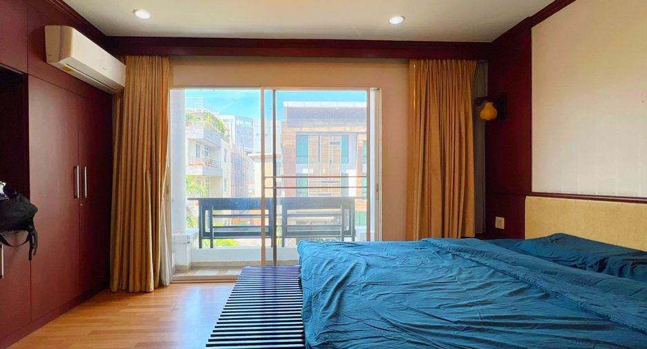 Casa adosada en venta de 5 habitaciones en Yan Nawa, Bangkok
