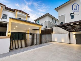 For sale 3 bedrooms townhouse in Don Mueang, Bangkok