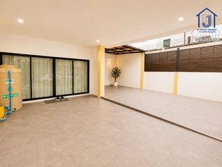 For sale 3 bedrooms townhouse in Don Mueang, Bangkok