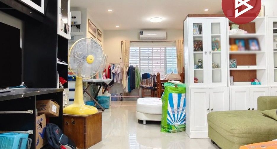 For sale 3 bedrooms house in Mueang Nakhon Si Thammarat, Nakhon Si Thammarat