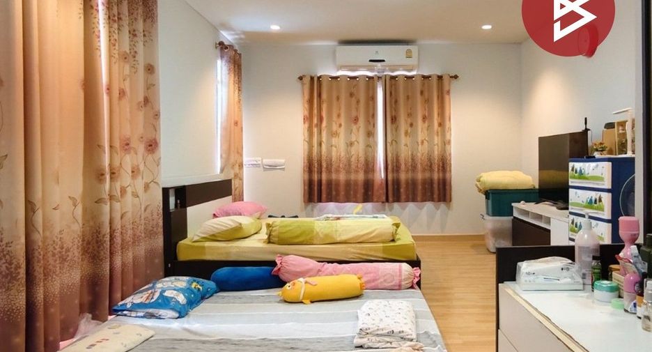 For sale 3 bedrooms house in Mueang Nakhon Si Thammarat, Nakhon Si Thammarat