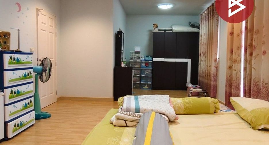For sale 3 bedrooms house in Mueang Nakhon Si Thammarat, Nakhon Si Thammarat