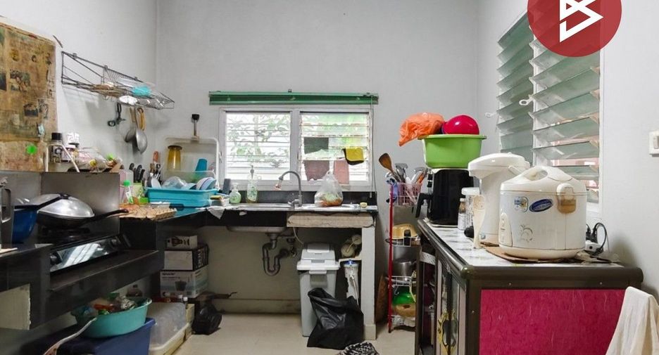 For sale 3 bedrooms house in Mueang Nakhon Si Thammarat, Nakhon Si Thammarat
