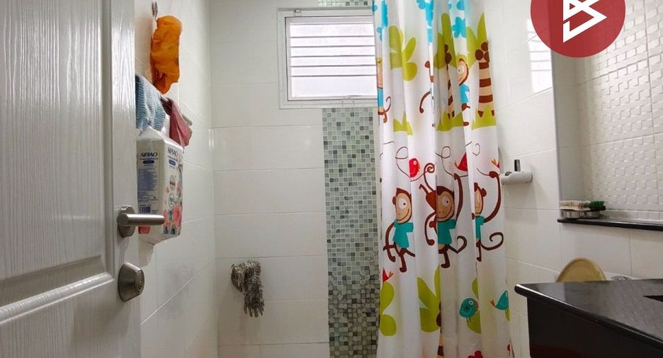 For sale 3 bedrooms house in Mueang Nakhon Si Thammarat, Nakhon Si Thammarat