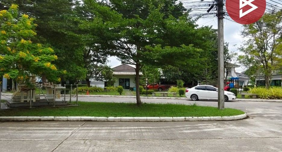For sale 3 bedrooms house in Mueang Nakhon Si Thammarat, Nakhon Si Thammarat