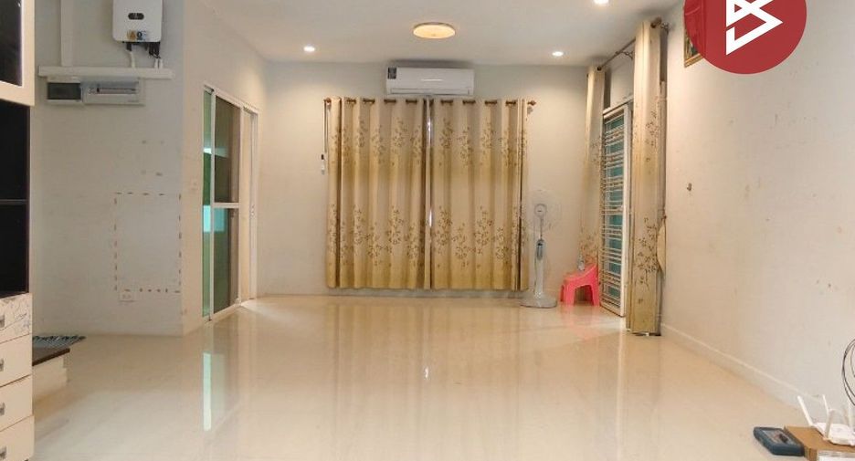 For sale 3 bedrooms house in Mueang Nakhon Si Thammarat, Nakhon Si Thammarat
