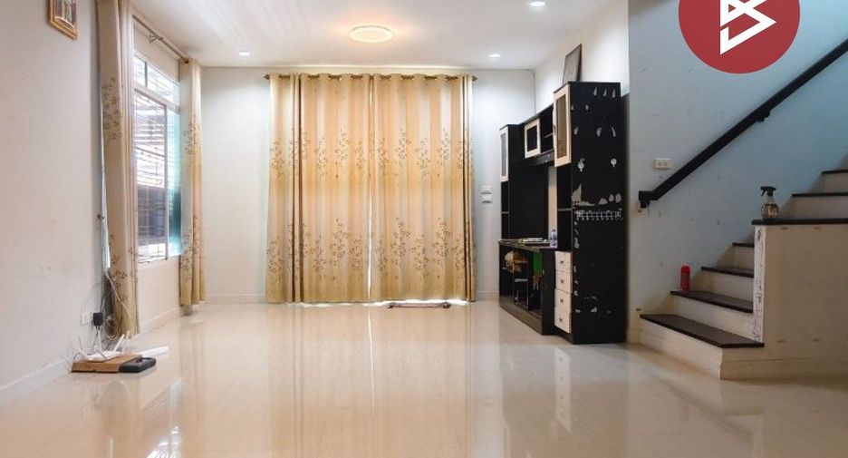 For sale 3 bedrooms house in Mueang Nakhon Si Thammarat, Nakhon Si Thammarat