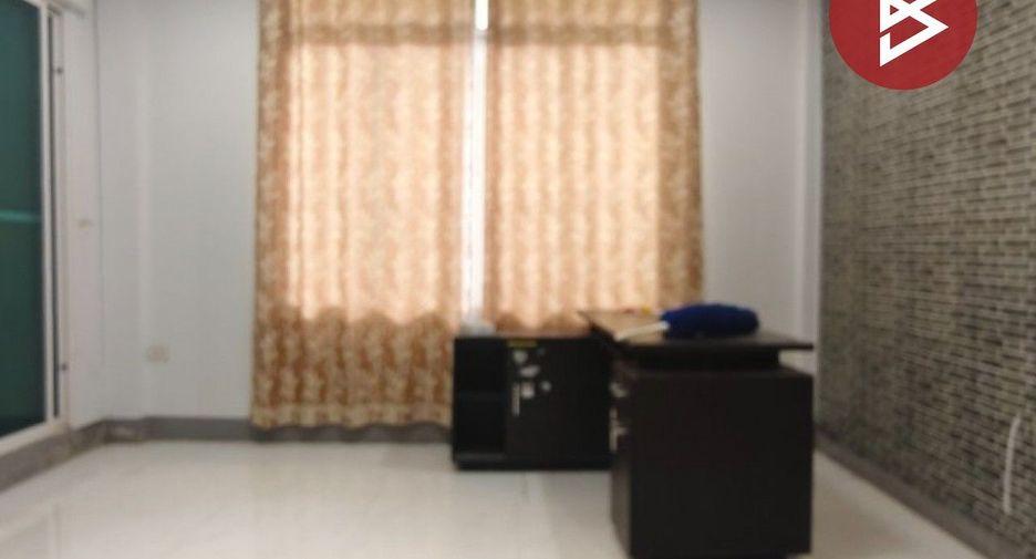 For sale 3 bedrooms house in Mueang Nakhon Si Thammarat, Nakhon Si Thammarat