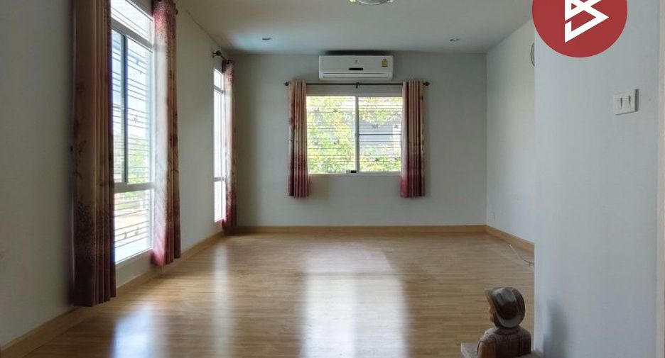 For sale 3 bedrooms house in Mueang Nakhon Si Thammarat, Nakhon Si Thammarat