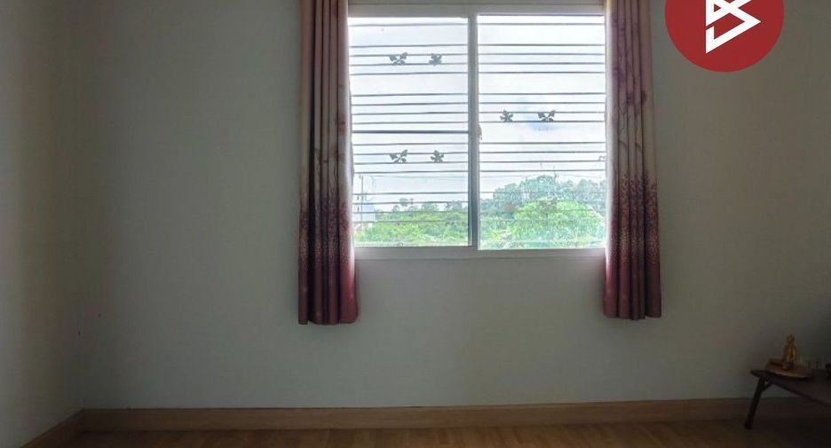 For sale 3 bedrooms house in Mueang Nakhon Si Thammarat, Nakhon Si Thammarat
