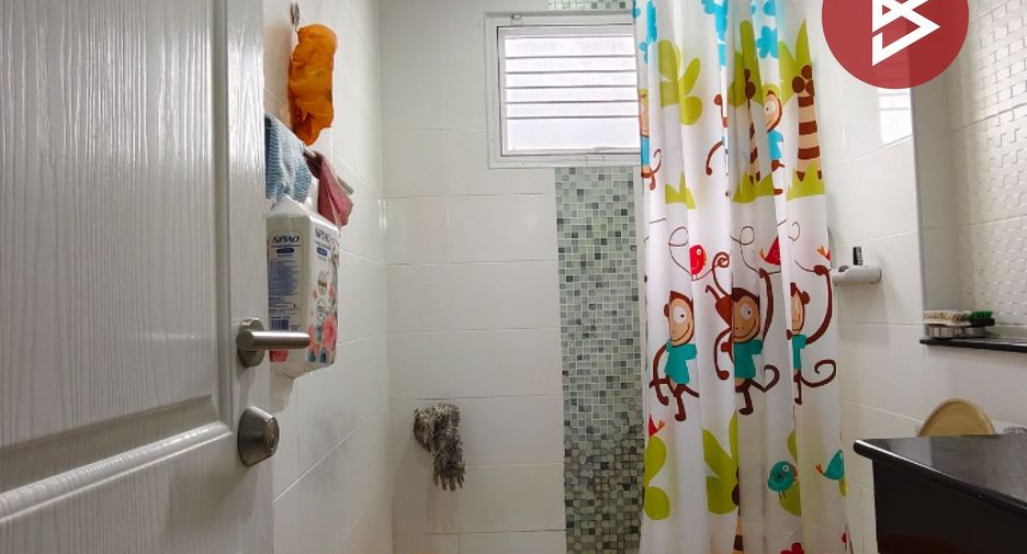 For sale 3 bedrooms house in Mueang Nakhon Si Thammarat, Nakhon Si Thammarat