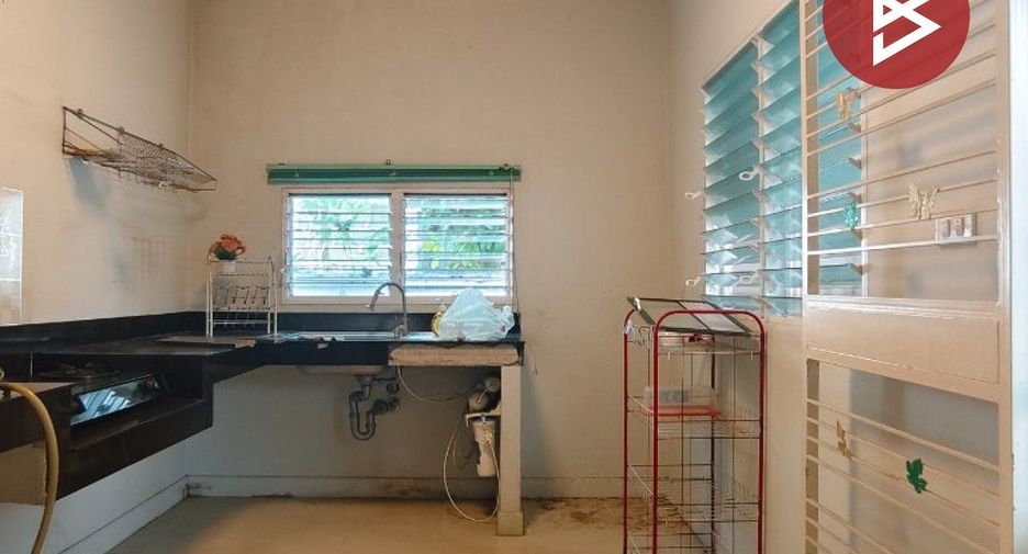 For sale 3 bedrooms house in Mueang Nakhon Si Thammarat, Nakhon Si Thammarat