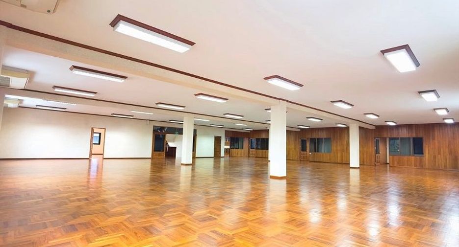 出租 4 卧室 仓库 在 Mueang Samut Prakan, Samut Prakan