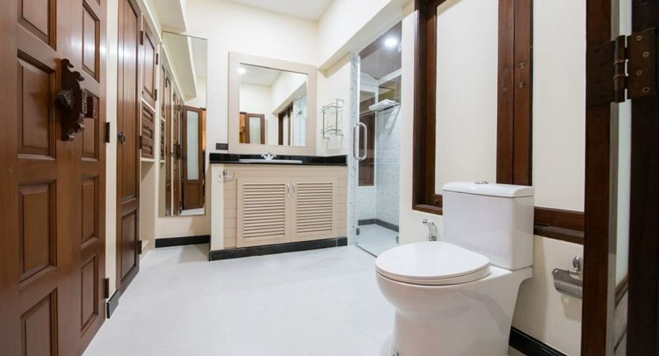 Villa en alquiler de 3 habitaciones en Bang Lamung, Chonburi