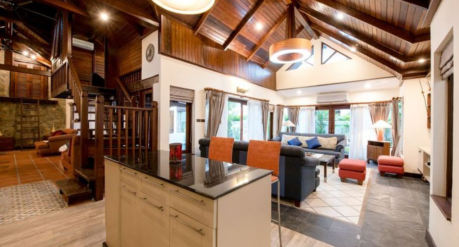 Villa en alquiler de 3 habitaciones en Bang Lamung, Chonburi