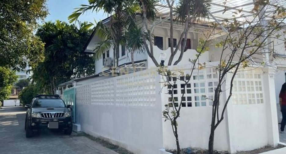 For rent 4 ベッドルーム house in Phaya Thai, Bangkok
