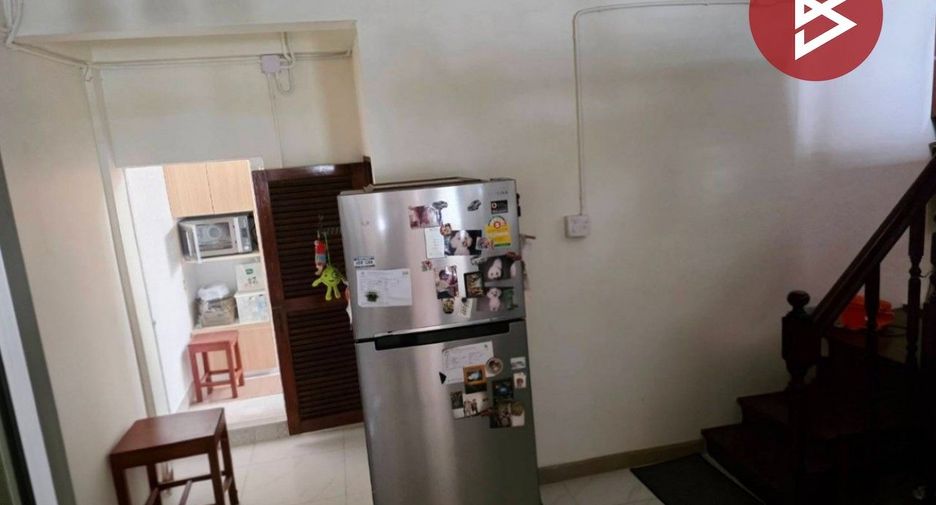 Casa adosada en venta de 3 habitaciones en Bangkok Noi, Bangkok