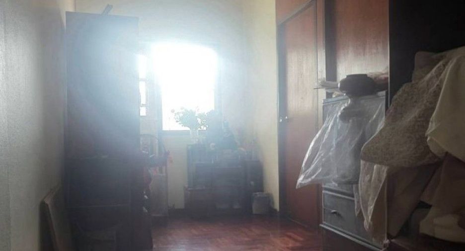 Casa adosada en venta de 3 habitaciones en Bangkok Noi, Bangkok