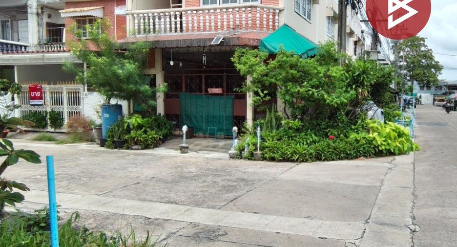 Casa adosada en venta de 3 habitaciones en Bangkok Noi, Bangkok