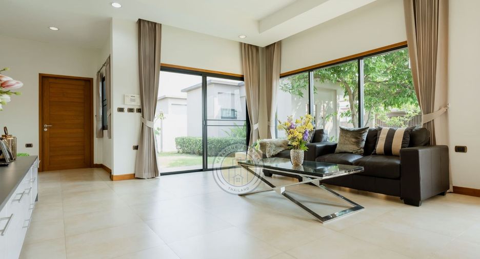 For rent 2 bedrooms villa in Huay Yai, Pattaya