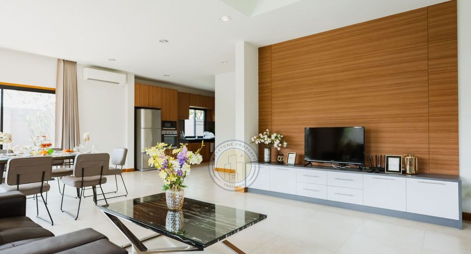 For rent 2 bedrooms villa in Huay Yai, Pattaya
