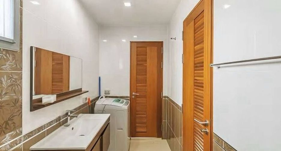 À louer 2 chambres condo 