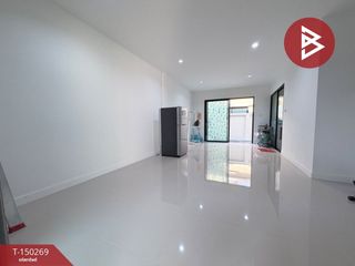 Casa adosada en venta de 3 habitaciones en Mueang Nakhon Pathom, Nakhon Pathom