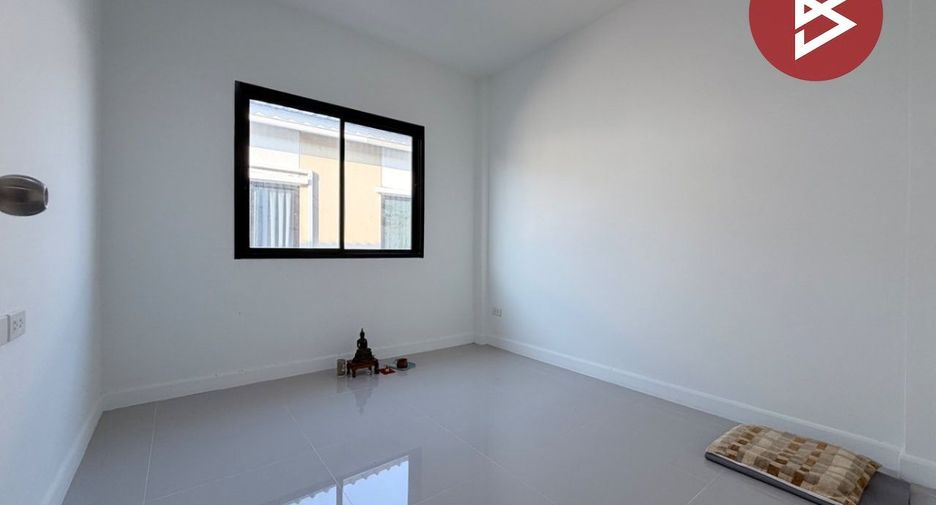 Casa adosada en venta de 3 habitaciones en Mueang Nakhon Pathom, Nakhon Pathom