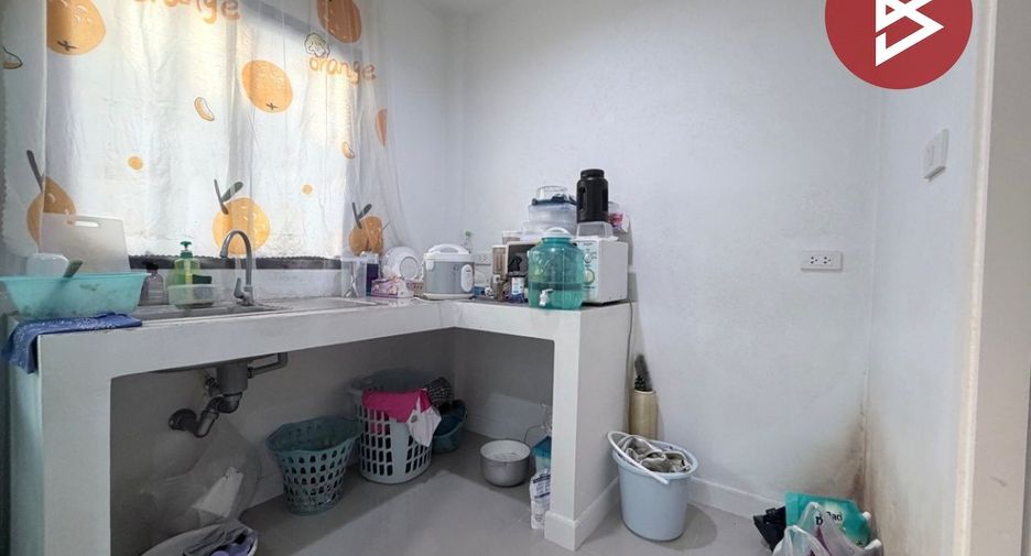 Casa adosada en venta de 3 habitaciones en Mueang Nakhon Pathom, Nakhon Pathom