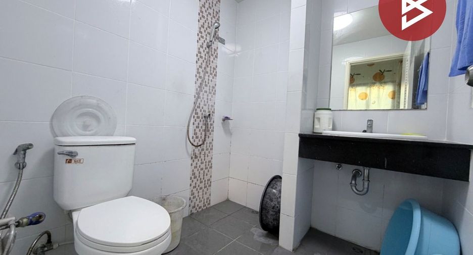 Casa adosada en venta de 3 habitaciones en Mueang Nakhon Pathom, Nakhon Pathom
