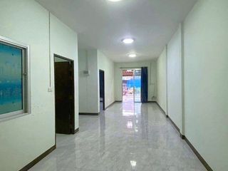 For sale 2 bedrooms townhouse in Nuea Khlong, Krabi
