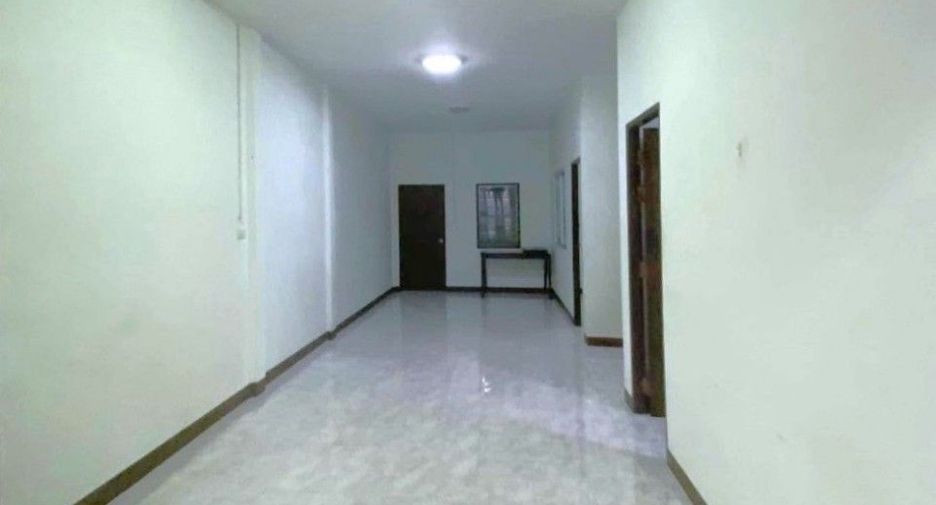 For sale 2 bedrooms townhouse in Nuea Khlong, Krabi