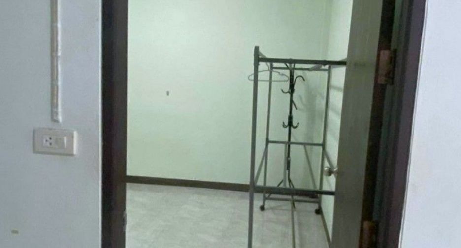 For sale 2 bedrooms townhouse in Nuea Khlong, Krabi