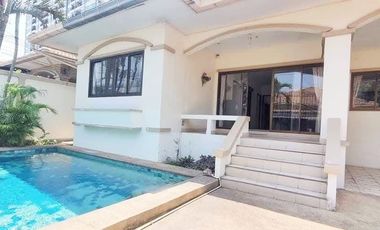 Villa en alquiler de 3 habitaciones en Jomtien, Pattaya