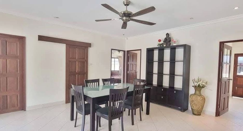 Villa en alquiler de 3 habitaciones en Jomtien, Pattaya