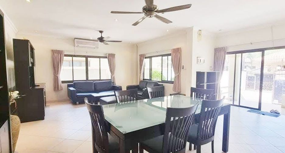 Villa en alquiler de 3 habitaciones en Jomtien, Pattaya