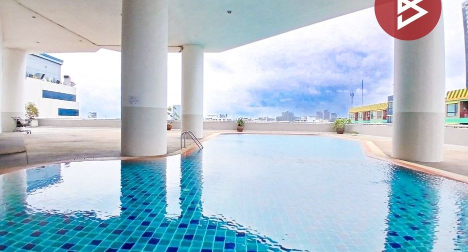 For sale 4 bedrooms condo in Bang Na, Bangkok