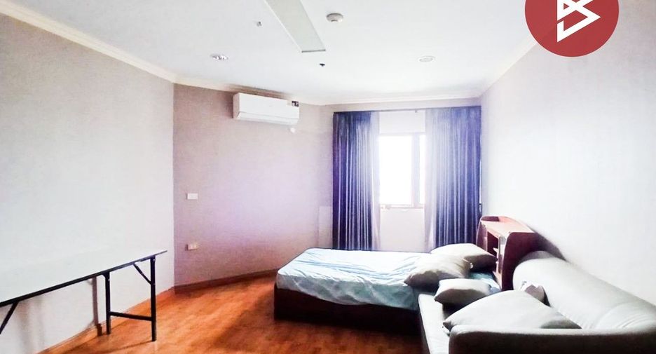 For sale 4 bedrooms condo in Bang Na, Bangkok