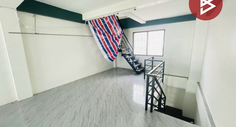 For rent and for sale 1 bed retail Space in Ban Bueng, Chonburi