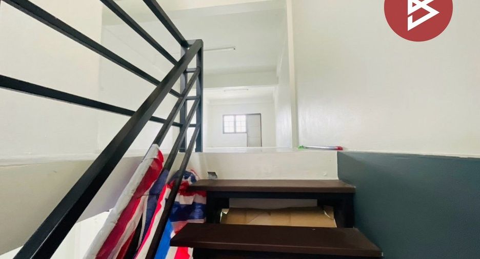 For rent and for sale 1 bed retail Space in Ban Bueng, Chonburi
