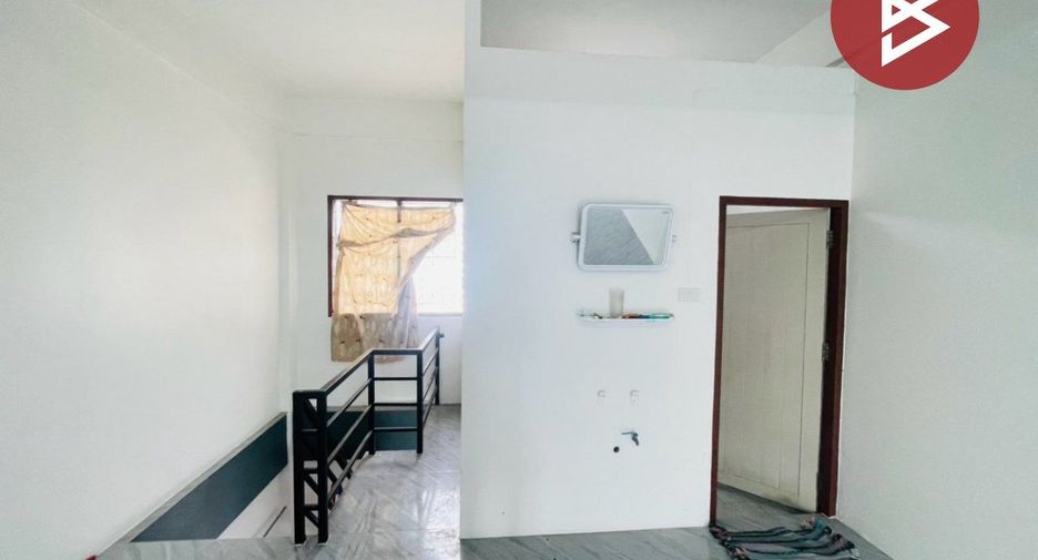 For rent and for sale 1 bed retail Space in Ban Bueng, Chonburi