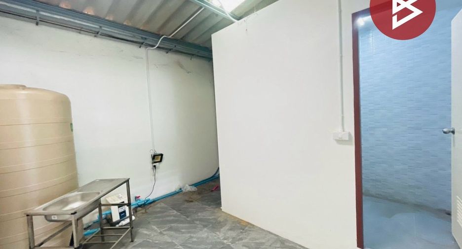 For rent and for sale 1 bed retail Space in Ban Bueng, Chonburi